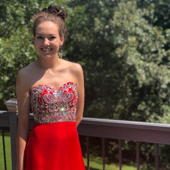 Formal Dress - Picture 2 of 3